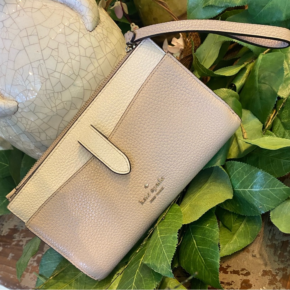 Kate Spade Wristlet Wallet